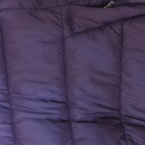 Women's Purple Puffer Vest - Picture 3 of 4